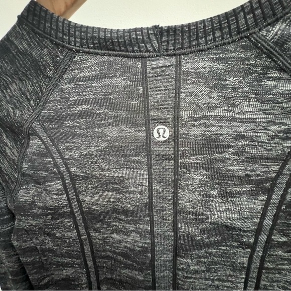 Lululemon Swiftly Tech Long Sleeve Crew Heathered Black /White 8 Athletic Top - Picture 10 of 14